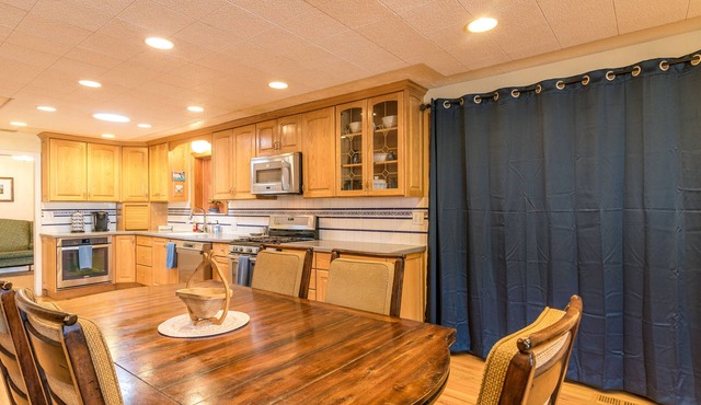 Sleeps 10, Lovely neighborhood, Minutes to SLC