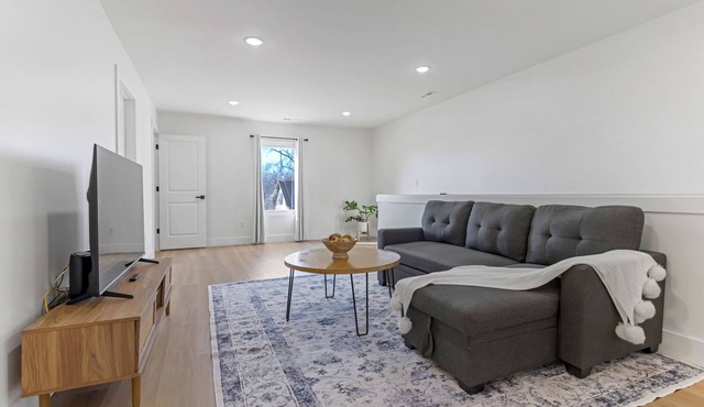 Sleeps 10 Modern house in Spartanburg