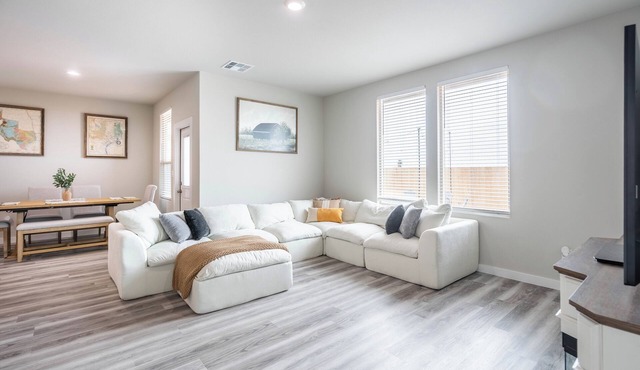 Sleeps 10 - New Build - Arcade Games + Fire Pit