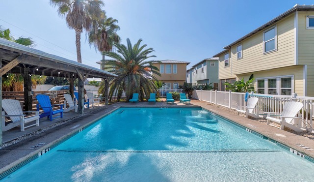 Sleeps 10 Quiet Shared Pool 2 Min Drive to Beach Family Friendly Porch