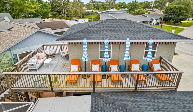 Sleeps 10 | Sport Court | Pool | Putt Putt