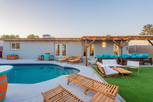 Sleeps 10 with pool All new everything