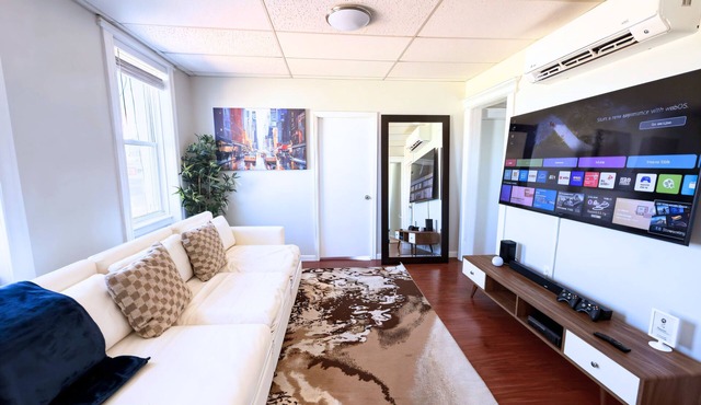 Sleeps 11 3BR Near Manhattan 20 Min to Times Square
