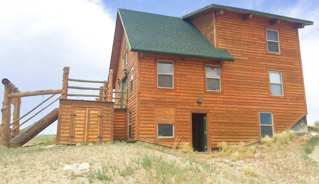 SLEEPS 11 ! BRAND NEW APARTMENT WITH STAINLESS STEEL APPLIANCES