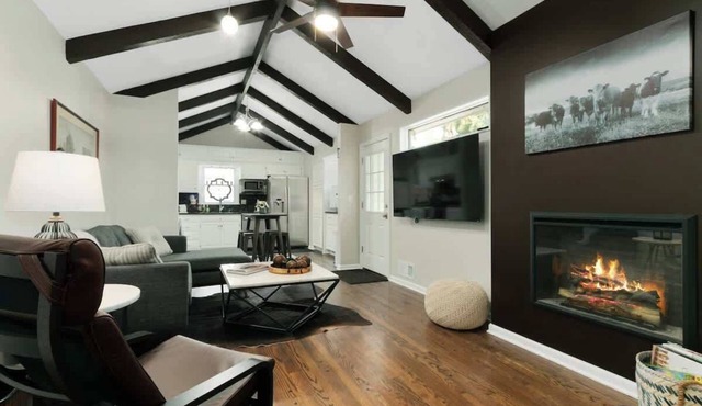 Sleeps 11+ Comfy Beds:Mins to KC World Cup Stadium
