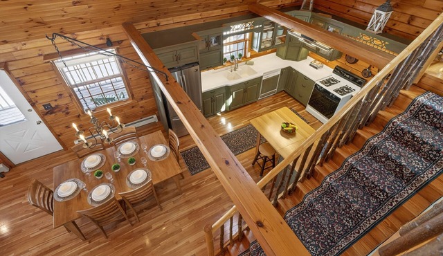 Sleeps 11 | Hiking Trails | Near Watkins Glen Raceway | Hot Tub