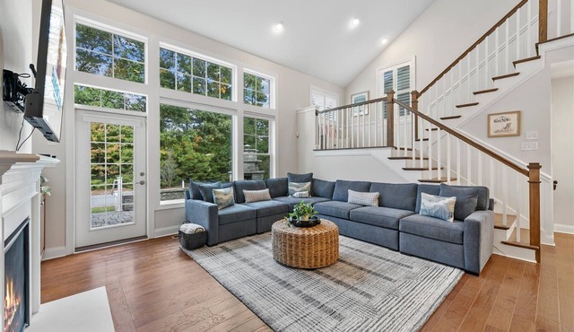 Sleeps 12 5BR FirePit+Pool Linens Included