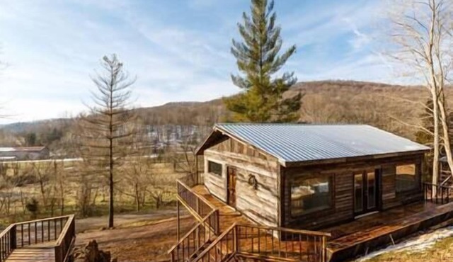 Sleeps 12| Private Bathroom | Stunning Views