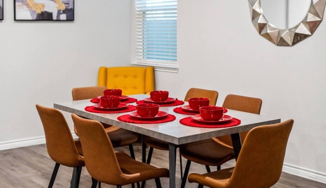 Sleeps 12 |Private BRs, WiFi, Kitchen