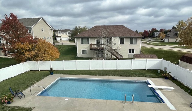 Sleeps 12, spacious, family friendly, with outdoor pool during summer months!