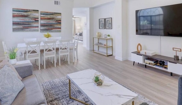 Sleeps 12 | UT Access + Austin Concert Series 5BR