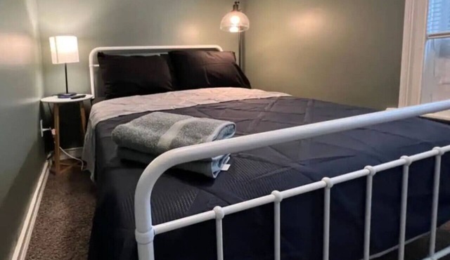 Sleeps 14! 4 BR w/9 Beds & 2 Bathrooms + WIFI!