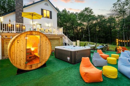 Sleeps 14 Hot Tub Sauna Game Room Fire Pit