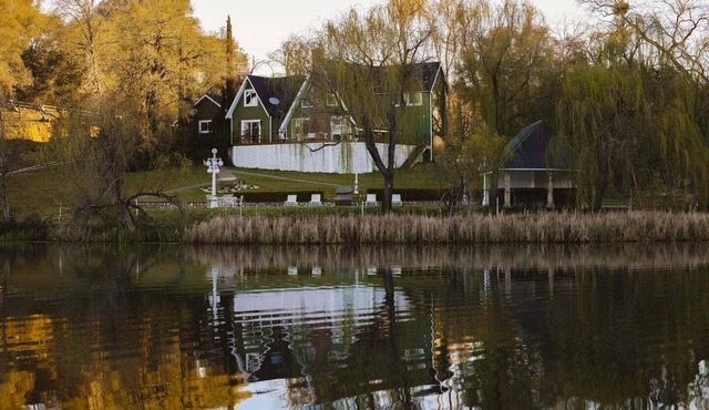 -Sleeps 14 -Lakefront -Private Pool -Jacuzzi -Sauna -Near Golf Course