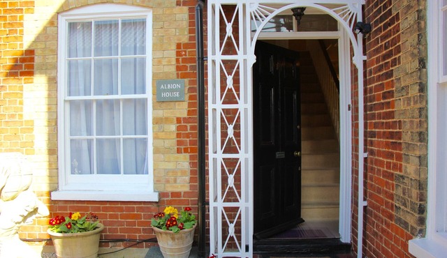 Sleeps 14 Seaside Luxury House on the Suffolk Heritage