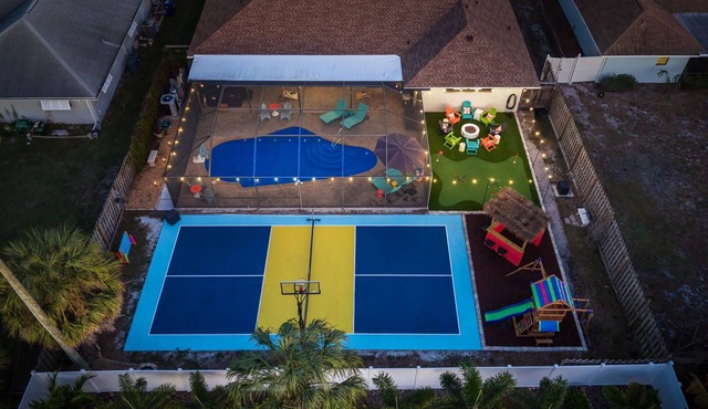 Sleeps 14 Sport Court Tiki Bar Heated Pool