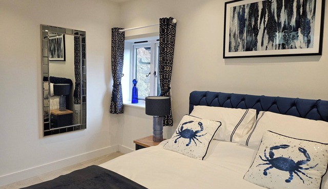 Sleeps 14, Stunning, Dog Friendly, Hot Tub, Rural