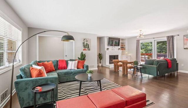 Sleeps 14 +Truist Field+15 mins to ATL+Six Flags