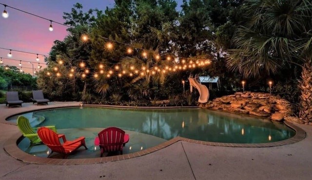 Sleeps 15 - Hidden Bleu Tropical Mansion