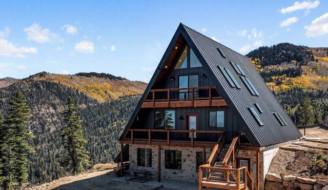 Sleeps 15, Stunning A-Frame Retreat with Jaw Dropping Views