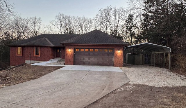 Sleeps 15+, Teams & Families, Lake Shawnee & Sports, Rec Room, Decks & Parking