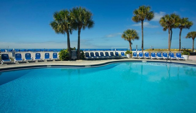 Sleeps 16! 4 Family-Friendly Units, Pool, Beach,, Parking