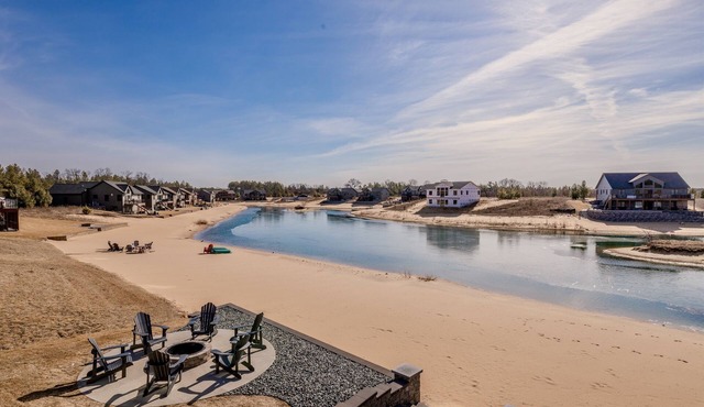 Sleeps 16, Beach, Games, WI Dells 28 Miles