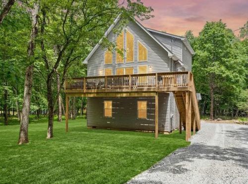 Sleeps 16 Hot Tub Arcade & Resort Amenities