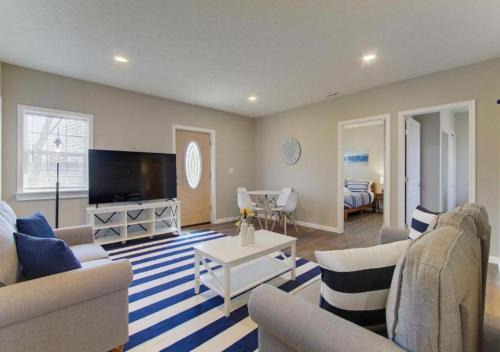 Sleeps 16 Large Groups 2 Full Homes In Vermilion