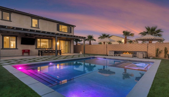 Sleeps 16! Pool Oasis w/Game Room, Hot Tub, Fire Pit Desert Eden by Avantstay