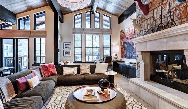 Sleeps 16! Ski-In/Ski-Out Mountain Chalet