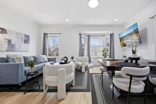 Sleeps 18! - 6 BR - 2 Kitchens