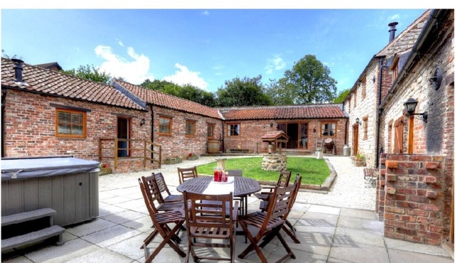 Sleeps 18 complex with private pub and hot tub - Please contact us for a price!