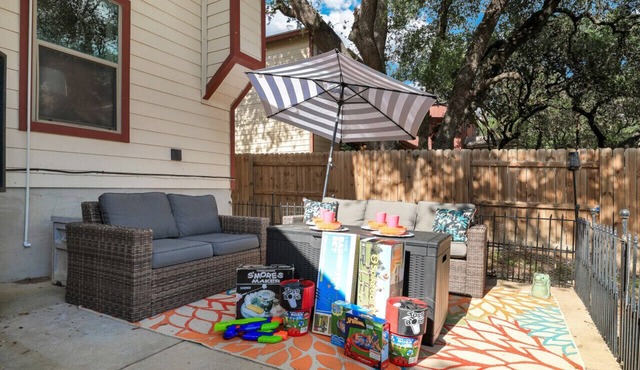 Sleeps 18! Family & Friends Vacation Home