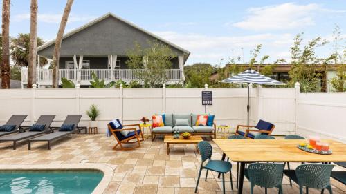 Sleeps 18 Pool HotTub Game Room Blocks to Beach Vilano Villa by AvantStay
