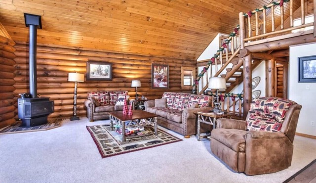 Sleeps 18 | Private Dock | 5 BR | 3BA | Kayaks