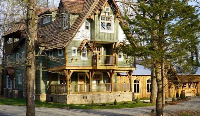 sleeps 19-23 20 minutes from Chattanooga and Cloudland Canyon Park