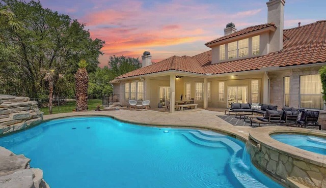Sleeps 19 | Pool, Game Room | Lake Travis Estate