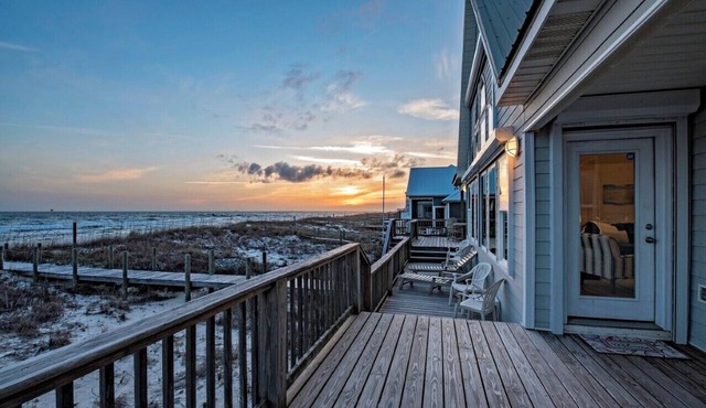 Sleeps 19-Private Beach~Views~Slide~Game Rm~Arcade