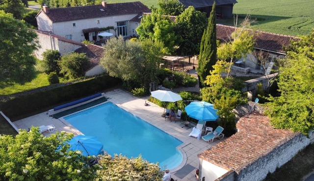 Sleeps 2-13 perfect family/friends get together, peaceful setting (pets welcome)