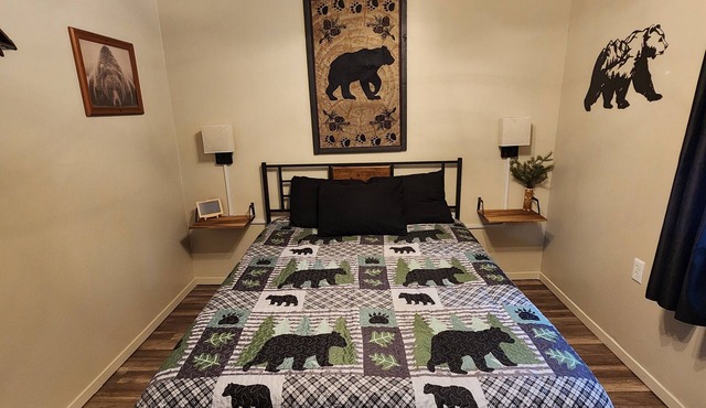 Sleeps 2- Private bath