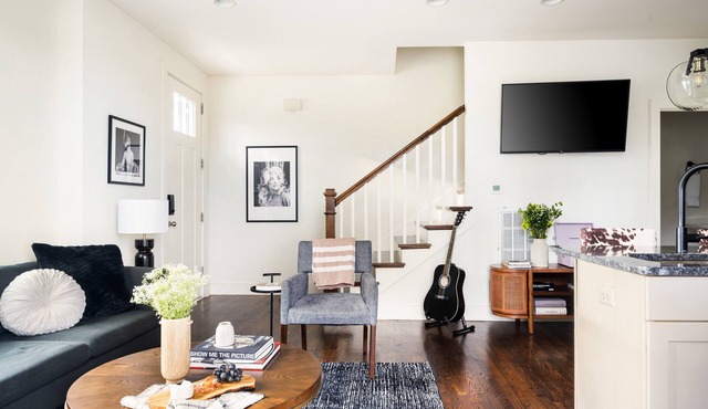 Sleeps 20 | 2 Homes w/Bunk Room | Hart Suites