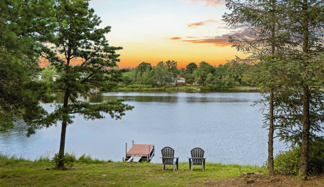 Sleeps 20! 2 Lakefront Homes w/Hot Tub, Firepit, Game Room, Community Amenities