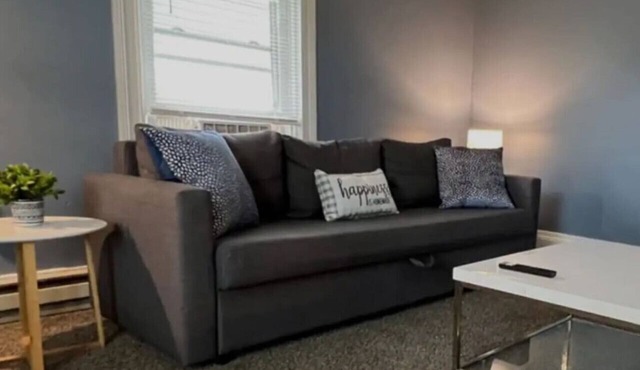 Sleeps 20! 6 Bedrooms w/13 Beds + Parking & WIFI