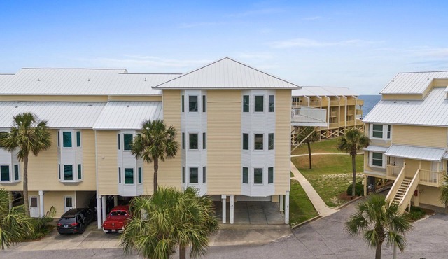 Sleeps 20, 6BR, game room, & elevator