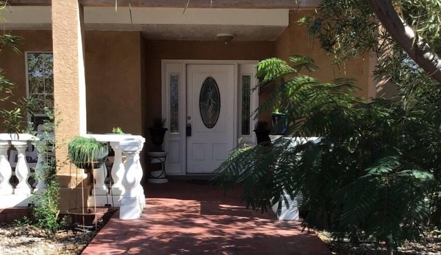 Sleeps 20+, 7 Bedrooms, family friendly and perfect for traveling work teams.