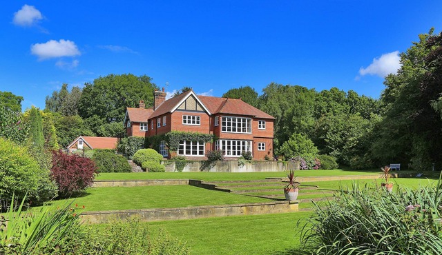 Sleeps 20 - Beautiful Country House with Hot Tub