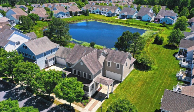 Sleeps 20 - Luxurious 7 bedroom home located in the Bear Trap Dunes Community. Excellent Amenities! Indoor & Outdoor Pool, Tennis Courts, Shuttle to the Beach, Clubhouse, Wifi and more!