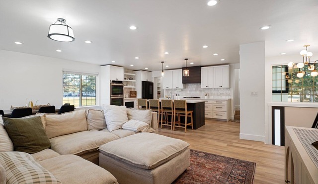 SLEEPS 20! Orem Oasis Game Room & Hot Tub Retreat