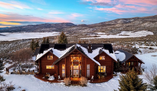 Sleeps 20, Secluded 7BDR Retreat on 71 Priv Acres | Elkstone Lodge by AvantStay